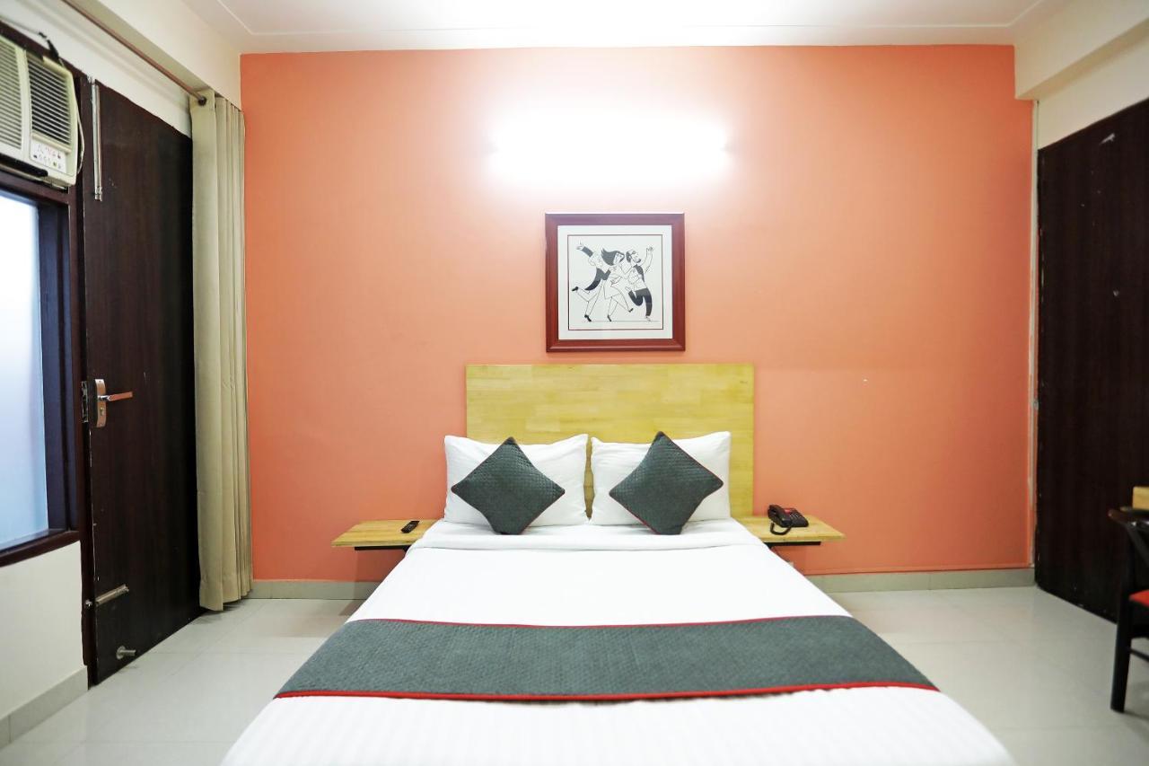 Super Townhouse Cloud Bay, Near Genpact, Sector-69, Gurgaon Hotel Exterior photo