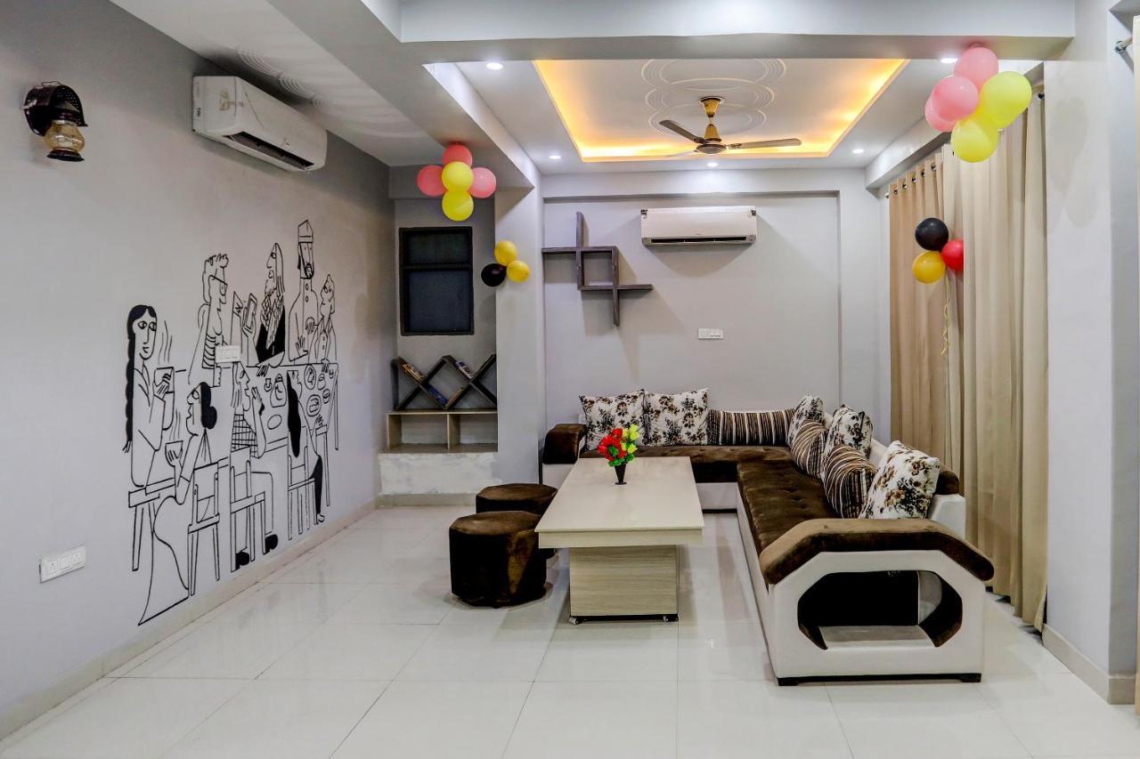 Super Townhouse Cloud Bay, Near Genpact, Sector-69, Gurgaon Hotel Exterior photo