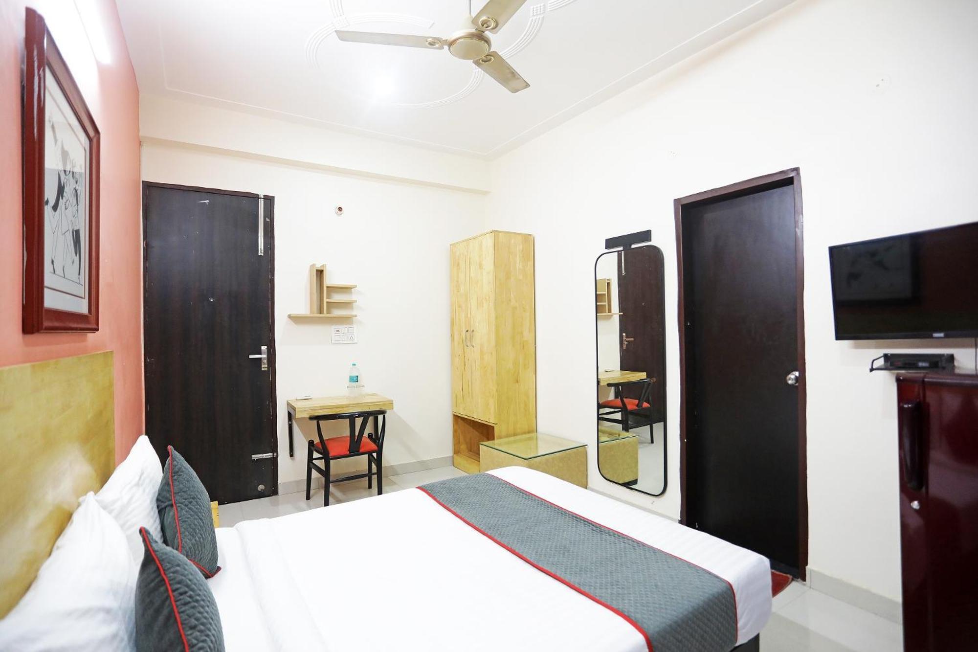 Super Townhouse Cloud Bay, Near Genpact, Sector-69, Gurgaon Hotel Exterior photo