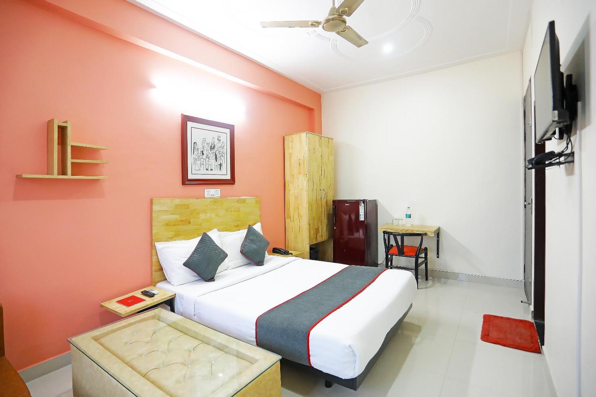 Super Townhouse Cloud Bay, Near Genpact, Sector-69, Gurgaon Hotel Exterior photo